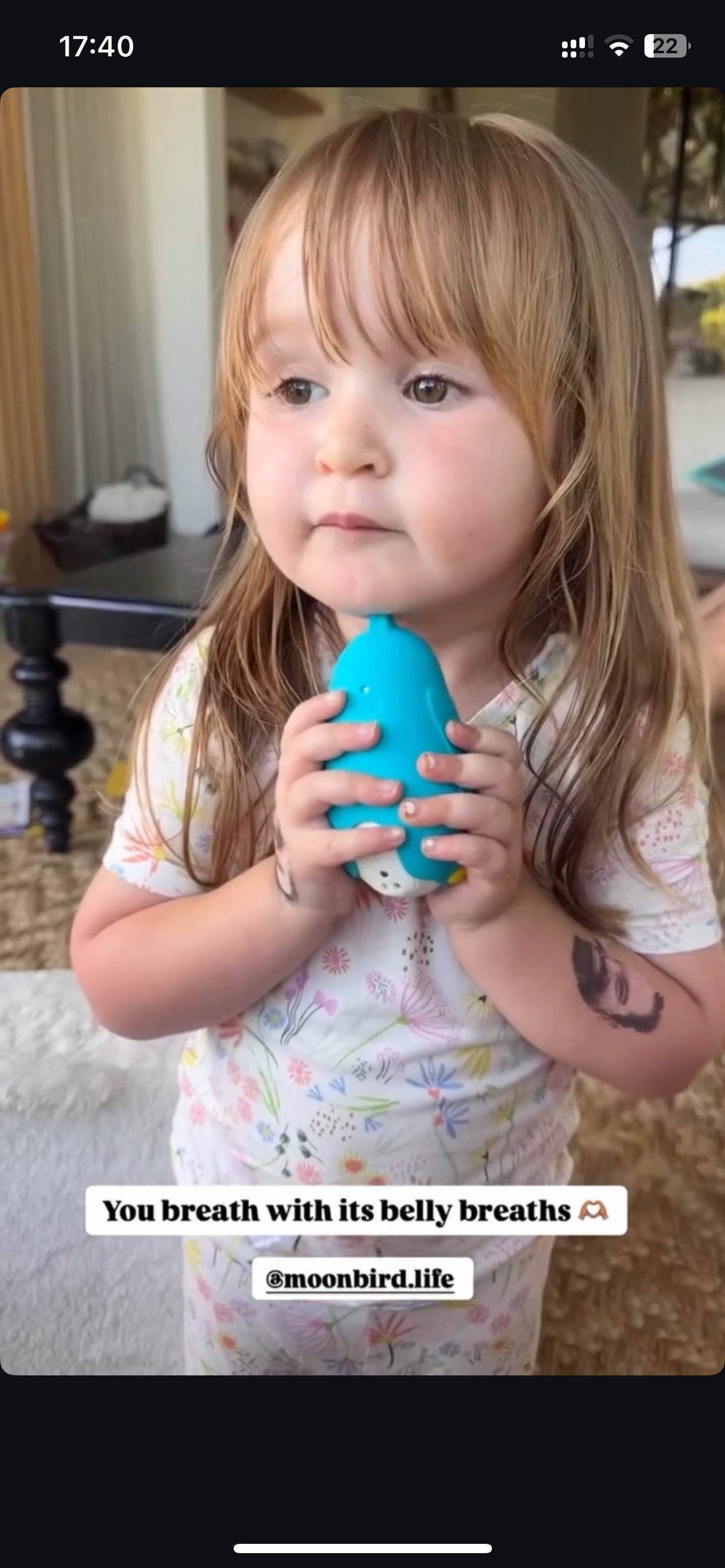 Kind gebruikt moonbuddy tijdens angstig moment